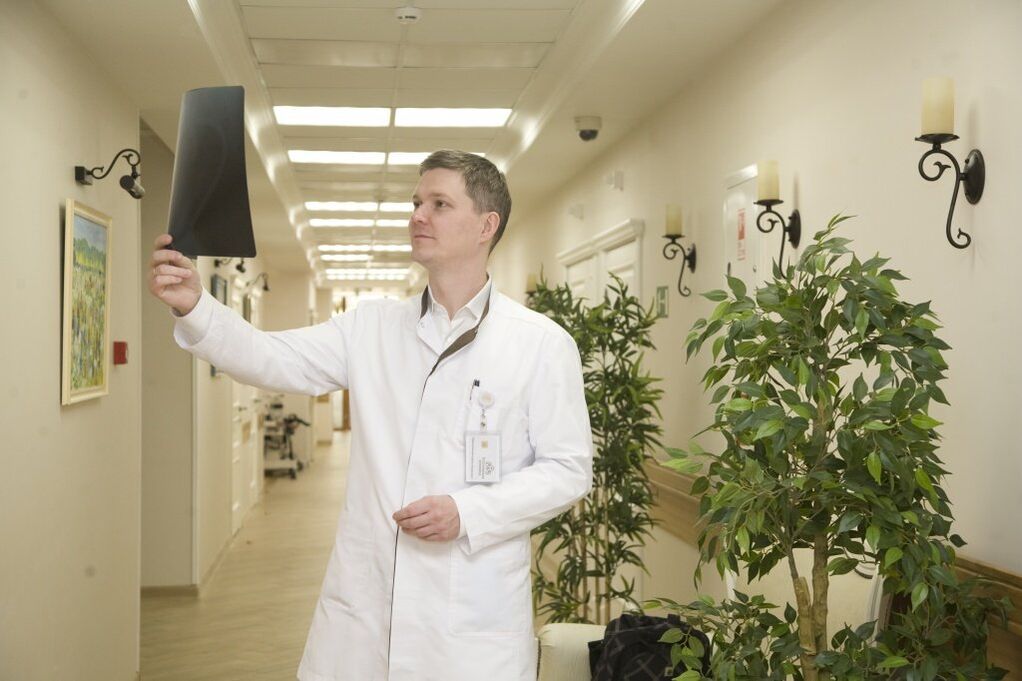 Identifying the cause of back pain using X-rays